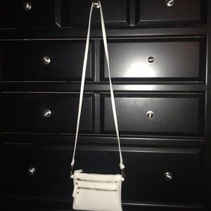Adjustable crossbody bag-White & gold